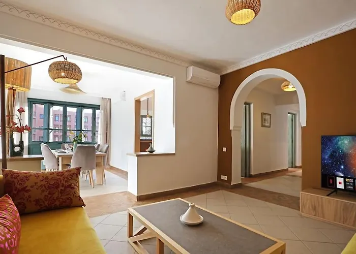 Elegant&Familial Appt Hivernage Pool Best Location