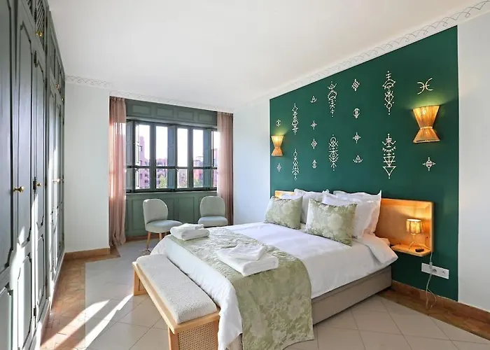 Elegant&Familial Appt Hivernage Pool Best Location